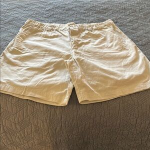 NWOT Men's Natural Issue Cream Shorts
Sz. 36
